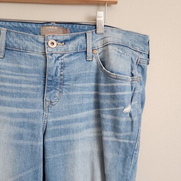 Torrid Boyfriend Straight Vintage Stretch Distressed Mid-Rise Jeans Size 12R - Picture 7 of 10